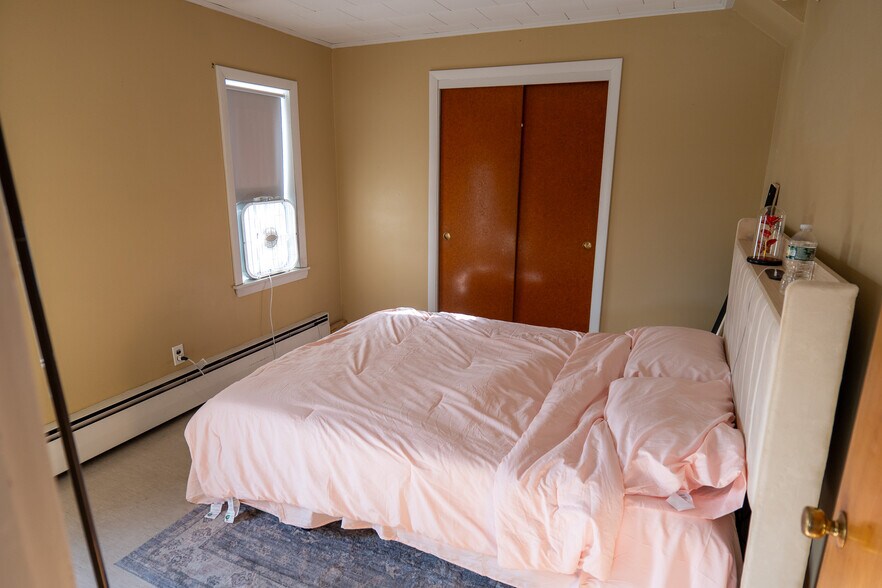 More Photos Of 4 Market Sq, Houlton Office For Sale