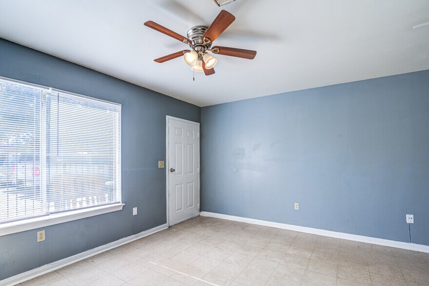 More Photos Of 4107 Almeda Genoa Rd, Houston Apartments For Sale
