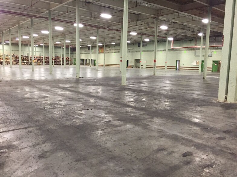 More Photos Of 5200 S Main St, Salisbury Industrial For Sale