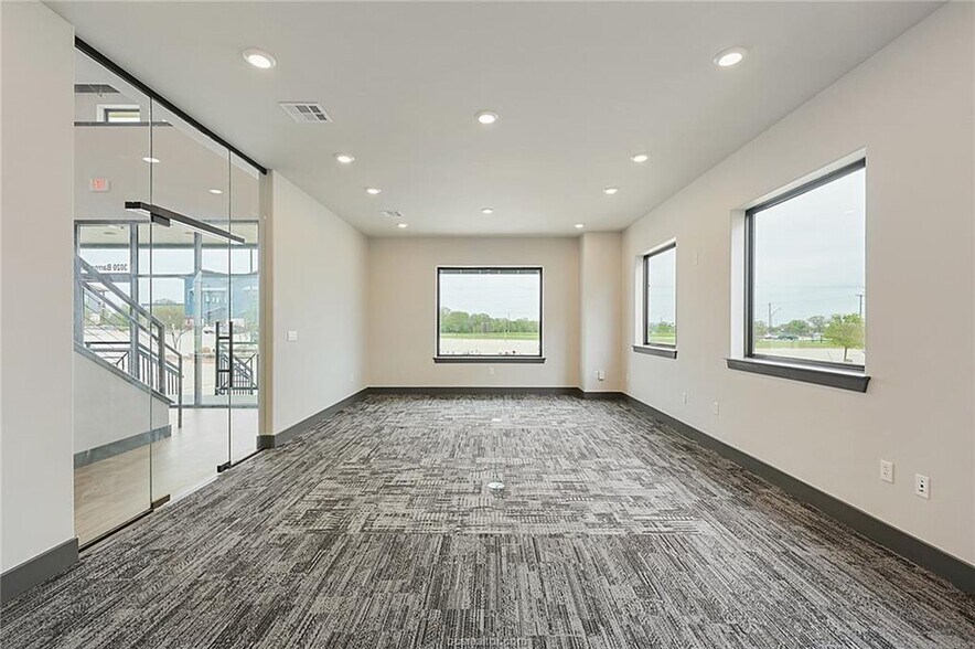 More Photos Of 3020 Barron Rd, College Station Loft Creative Space For Sale
