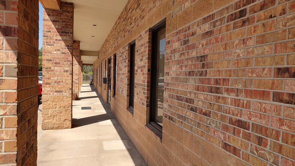 More Photos Of 522 W Main St, Brenham Healthcare For Sale
