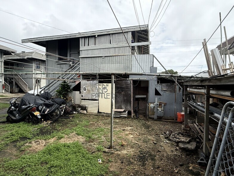 More Photos Of 946 Winant St, Honolulu Apartments For Sale