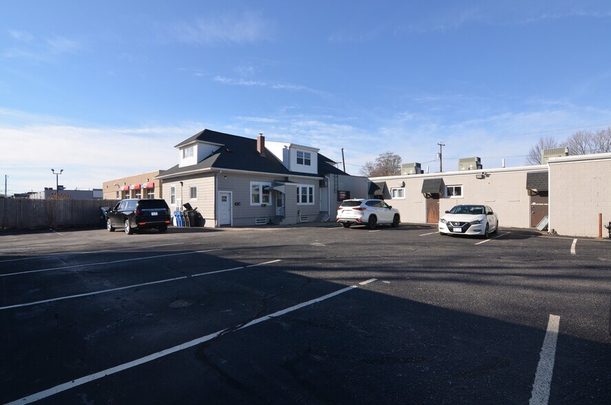 More Photos Of 512 Reservoir Ave, Cranston Freestanding For Sale