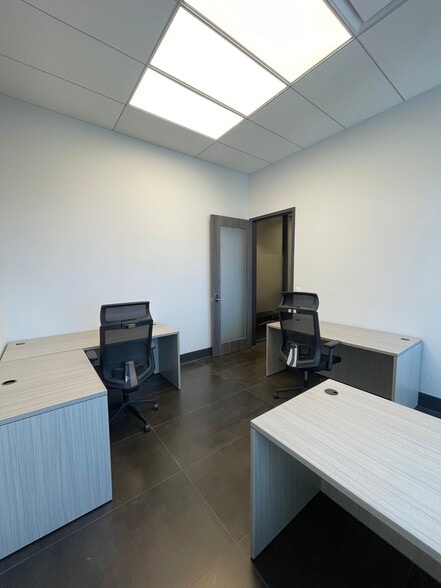 More Photos Of 19790 W Dixie Hwy, Aventura Office For Lease