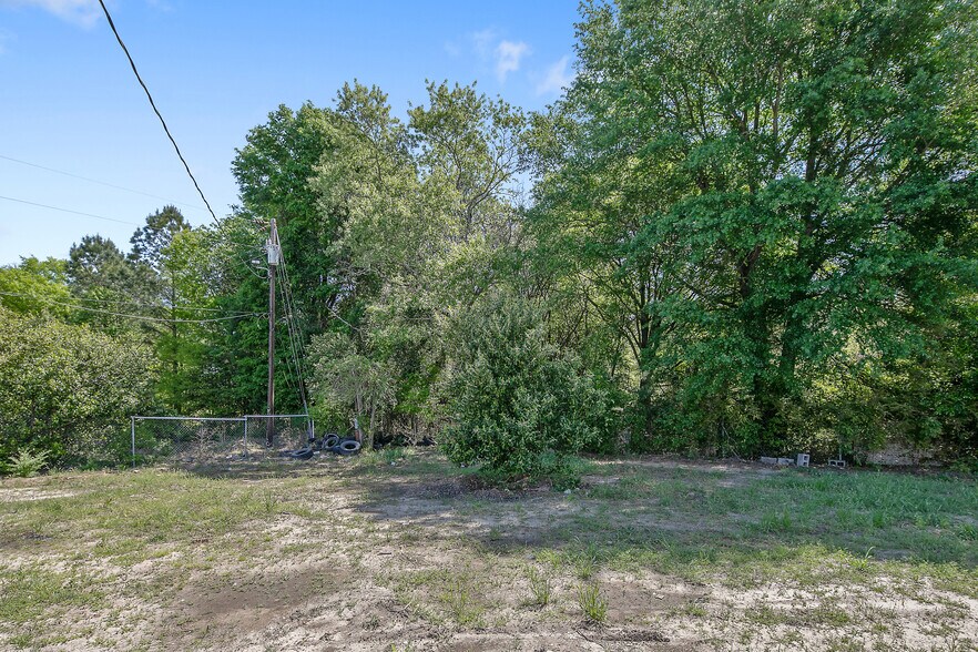 More Photos Of 3579 Gillespie St, Fayetteville Auto Repair For Sale