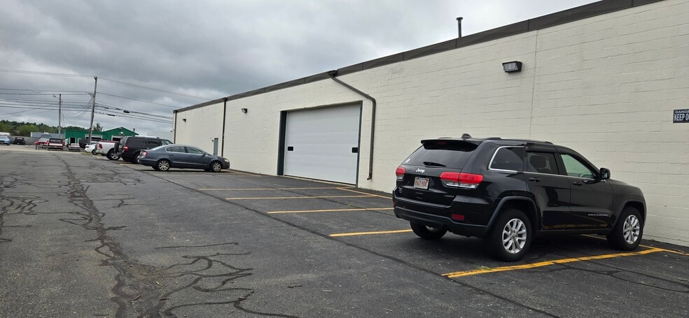 More Photos Of 50 Parker St, Newburyport Manufacturing For Lease