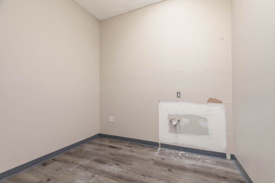 More Photos Of 1901-1937 Washington Ave, Saint Louis Unknown For Lease