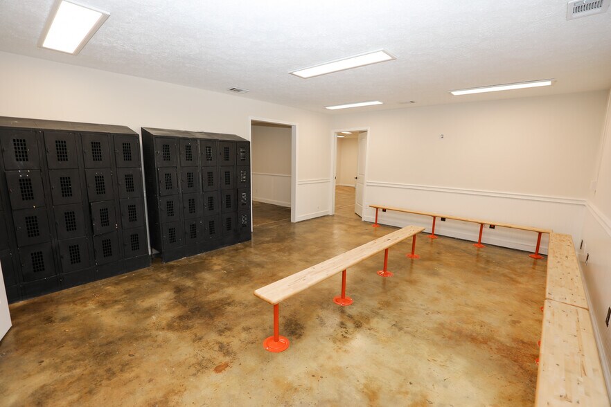 More Photos Of 5 Haynie St, Newnan Warehouse For Lease