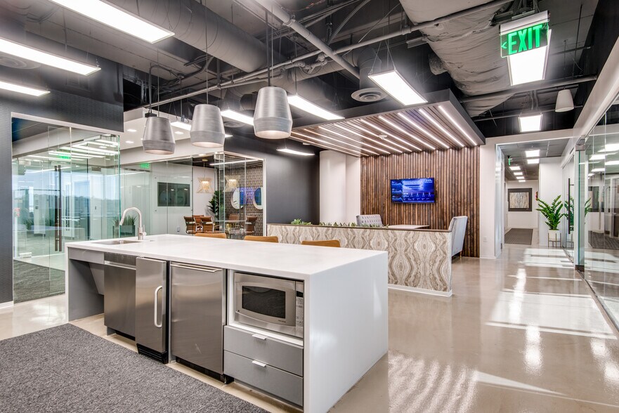 More Photos Of 511 E John Carpenter Fwy, Irving Coworking Space