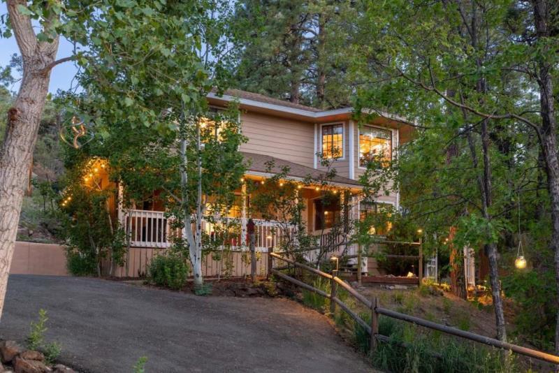 More Photos Of 460 E Sheridan Ave, Williams Hospitality For Sale