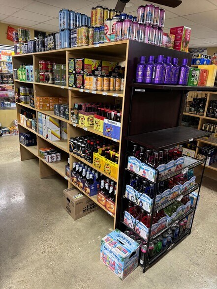 More Photos Of 200 E 6th St, Rolla General Retail For Sale