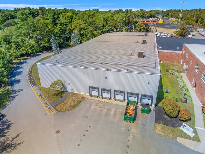More Photos Of 5 Waltham St, Wilmington Warehouse For Lease