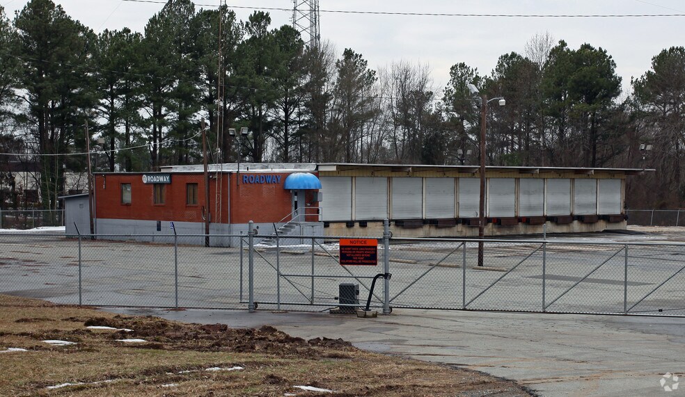 More Photos Of 920 Ellis Rd, Durham Truck Terminal For Lease