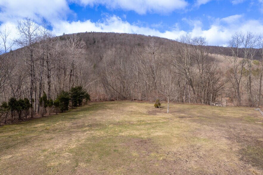 More Photos Of 19 Trestle Rd, Hancock Storefront Retail Office For Sale