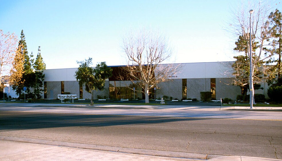 Primary Photo Of 20600 Plummer St, Chatsworth Manufacturing For Lease