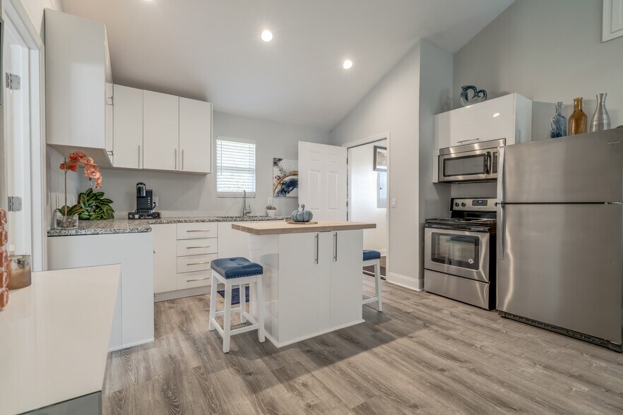 More Photos Of 12204 E County Road 76, Coyle Specialty For Sale