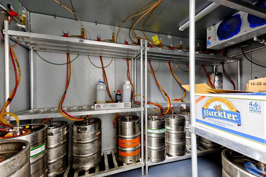 More Photos Of 973 Smith Ave S, Saint Paul Freestanding For Sale