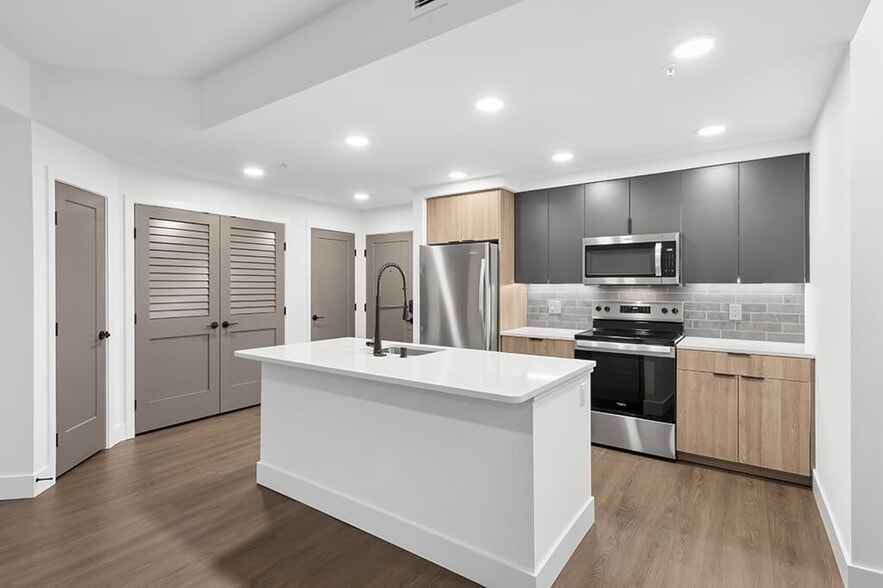 More Photos Of 12430 NE 120th St, Kirkland Apartments For Lease