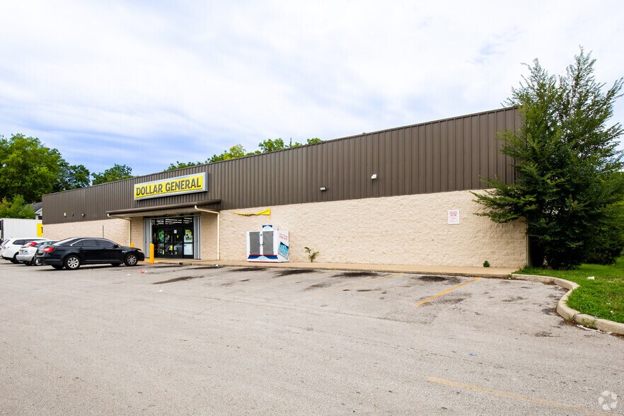 More Photos Of 5000 E Linwood Blvd, Kansas City Freestanding For Lease