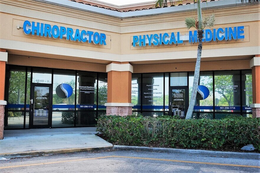 Primary Photo Of 4622-4640 Hypoluxo Rd, Lake Worth General Retail For Lease