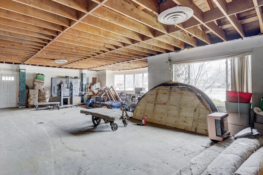 More Photos Of 23919 John R Rd, Hazel Park Freestanding For Sale