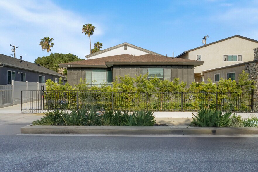 More Photos Of 12527 Cranbrook Ave, Hawthorne Apartments For Sale