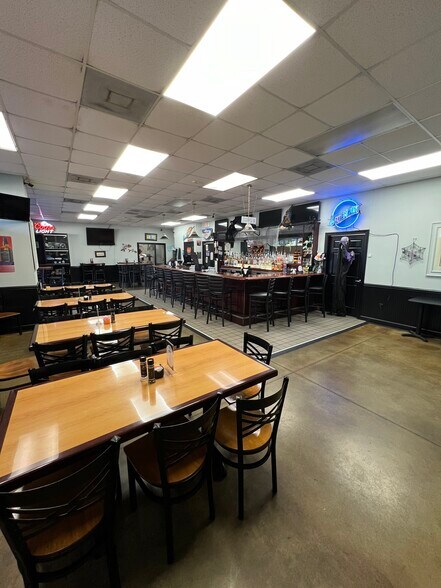 More Photos Of 7036 Highway 90, Longs Restaurant For Sale