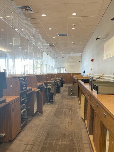 More Photos Of 60 Hempstead Ave, West Hempstead Office For Lease