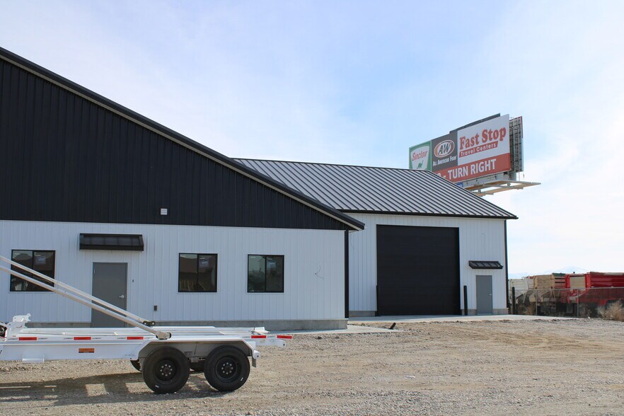 More Photos Of 61 W 465 N, Blackfoot Light Manufacturing For Lease