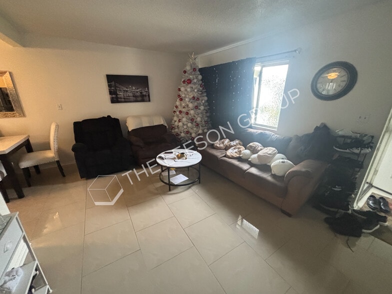 More Photos Of 3420 W Danbrook Ave, Anaheim Apartments For Sale