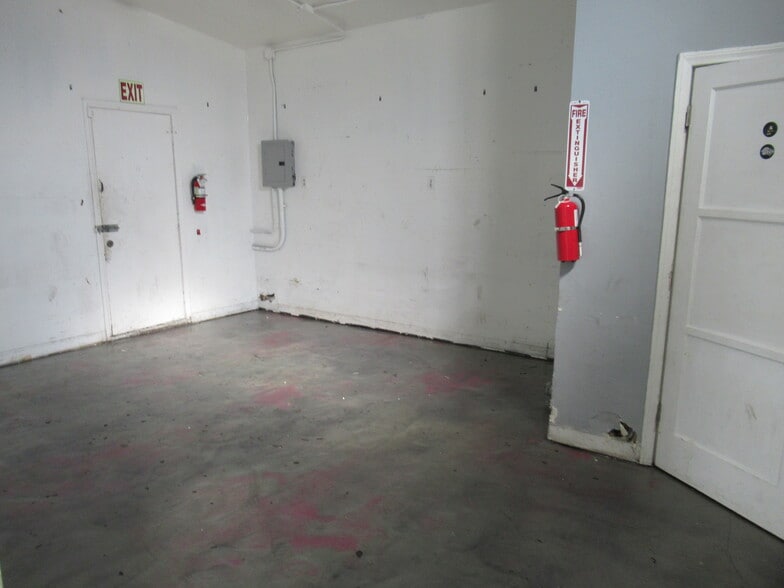 More Photos Of 1212 N Wilmington Ave, Compton Storefront For Lease