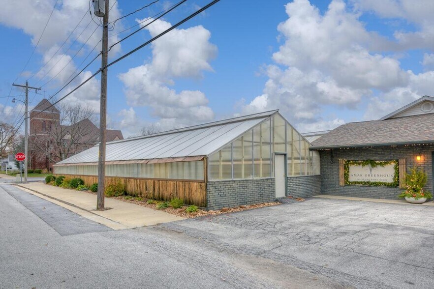 More Photos Of 103 E 9th St, Lamar Specialty For Sale