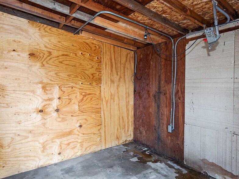 More Photos Of 10746 Magnolia Blvd, North Hollywood Medical For Sale