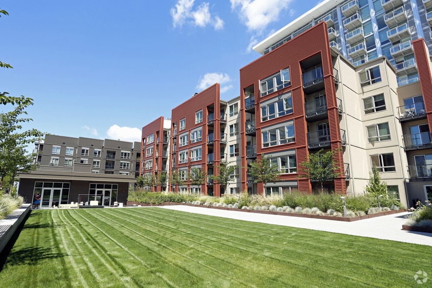 More Photos Of 2900 1st Ave, Seattle Apartments For Lease