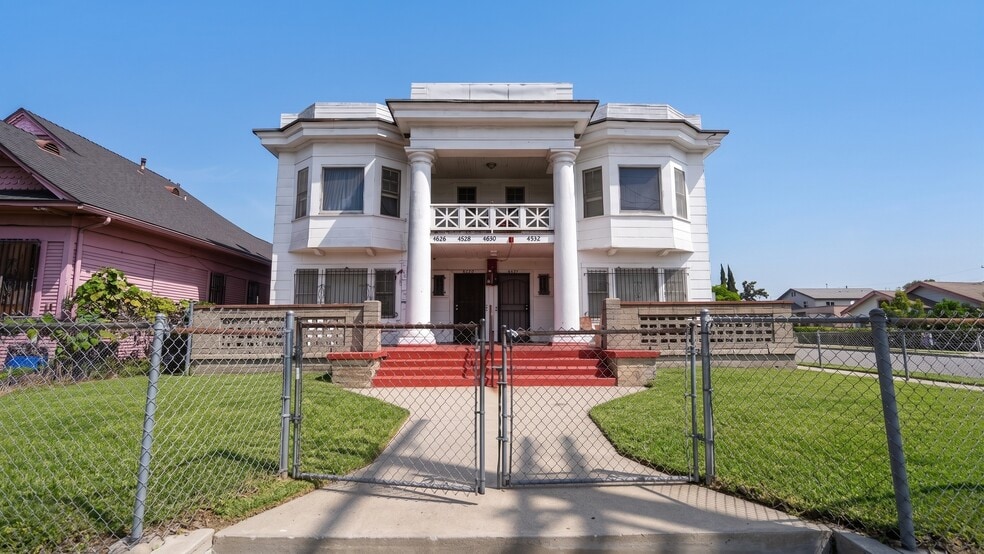 More Photos Of 4626 Wall St, Los Angeles Apartments For Sale