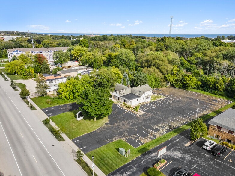 More Photos Of 1000 S Spring St, Port Washington Restaurant For Sale