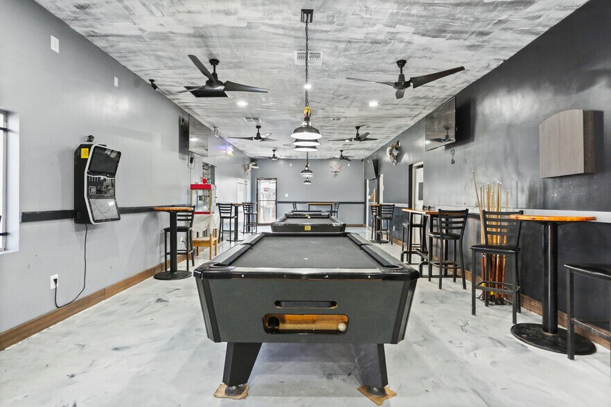 More Photos Of 734 Cantrell Dr, San Antonio Restaurant For Sale