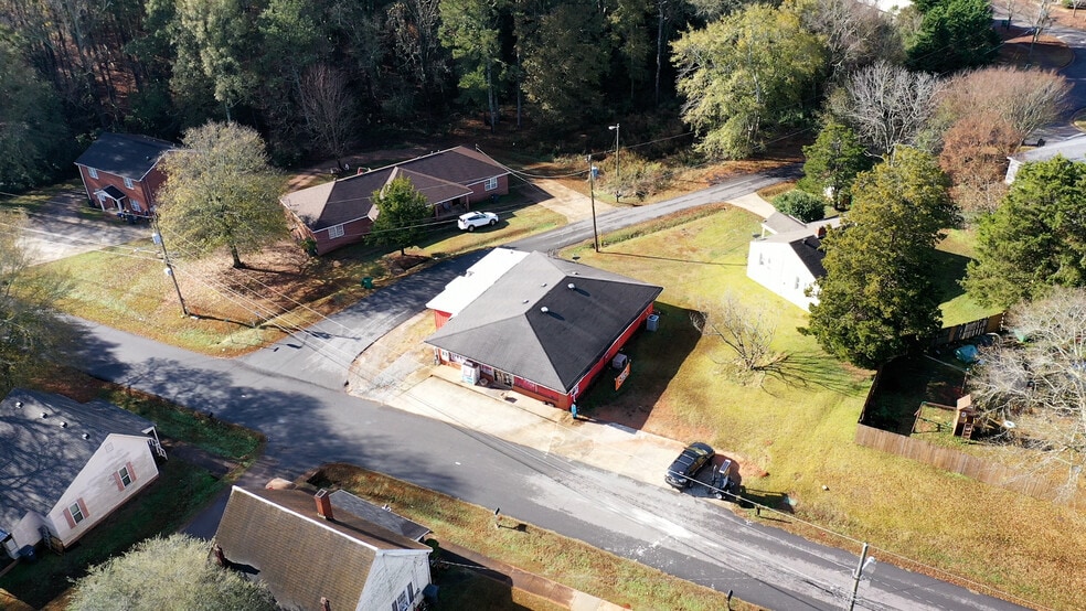 More Photos Of 247 Cannon Dr, Social Circle Restaurant For Sale