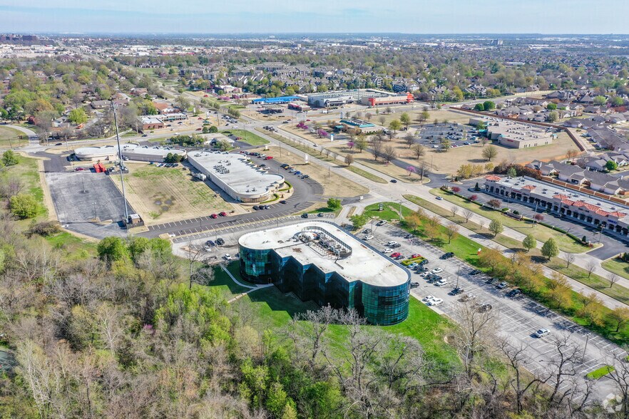 More Photos Of 8282 S Memorial Dr, Tulsa Office For Lease