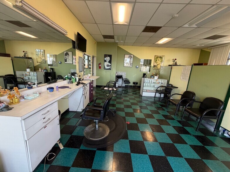 More Photos Of 937 S Alvarado St, Los Angeles Storefront Retail Office For Lease
