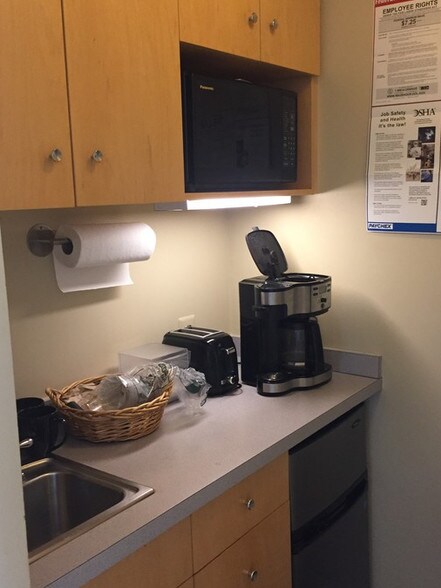 More Photos Of 2106 Gallows Rd, Vienna Office For Lease