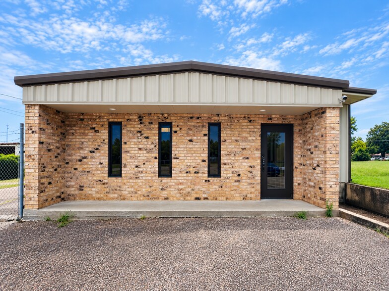 Primary Photo Of 100 Tex Pack St, Longview Warehouse For Sale