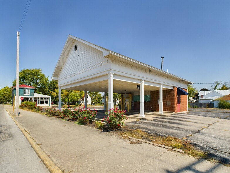 More Photos Of 101 E Elm St, Union City Bank For Sale