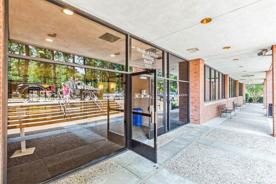 More Photos Of 5855 Bremo Rd, Richmond Medical For Lease