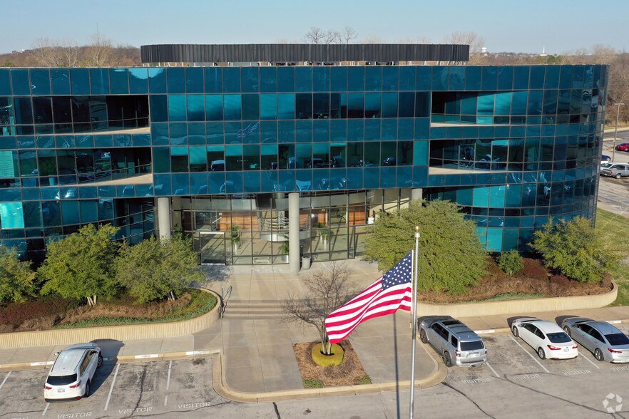 More Photos Of 8282 S Memorial Dr, Tulsa Office For Lease