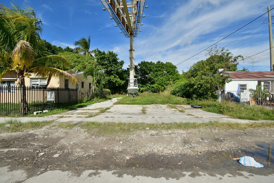 More Photos Of 321 NW 37th St, Miami Land For Sale