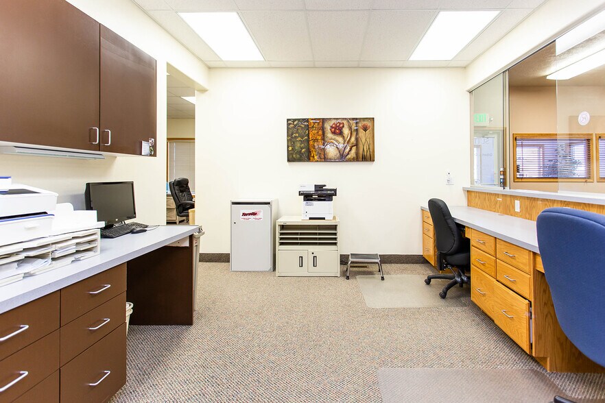 More Photos Of 1263 Bennett Ave, Burley Medical For Sale
