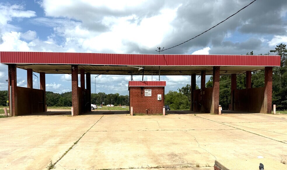 More Photos Of 19617 US-82, Carrollton Carwash For Sale