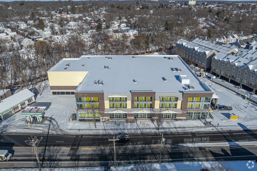 More Photos Of 2710 North Ave, Bridgeport Self Storage For Lease