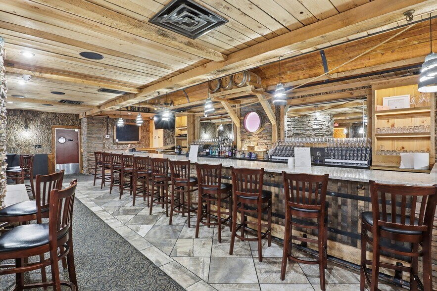 More Photos Of 1 E Church St, Fairport Restaurant For Sale
